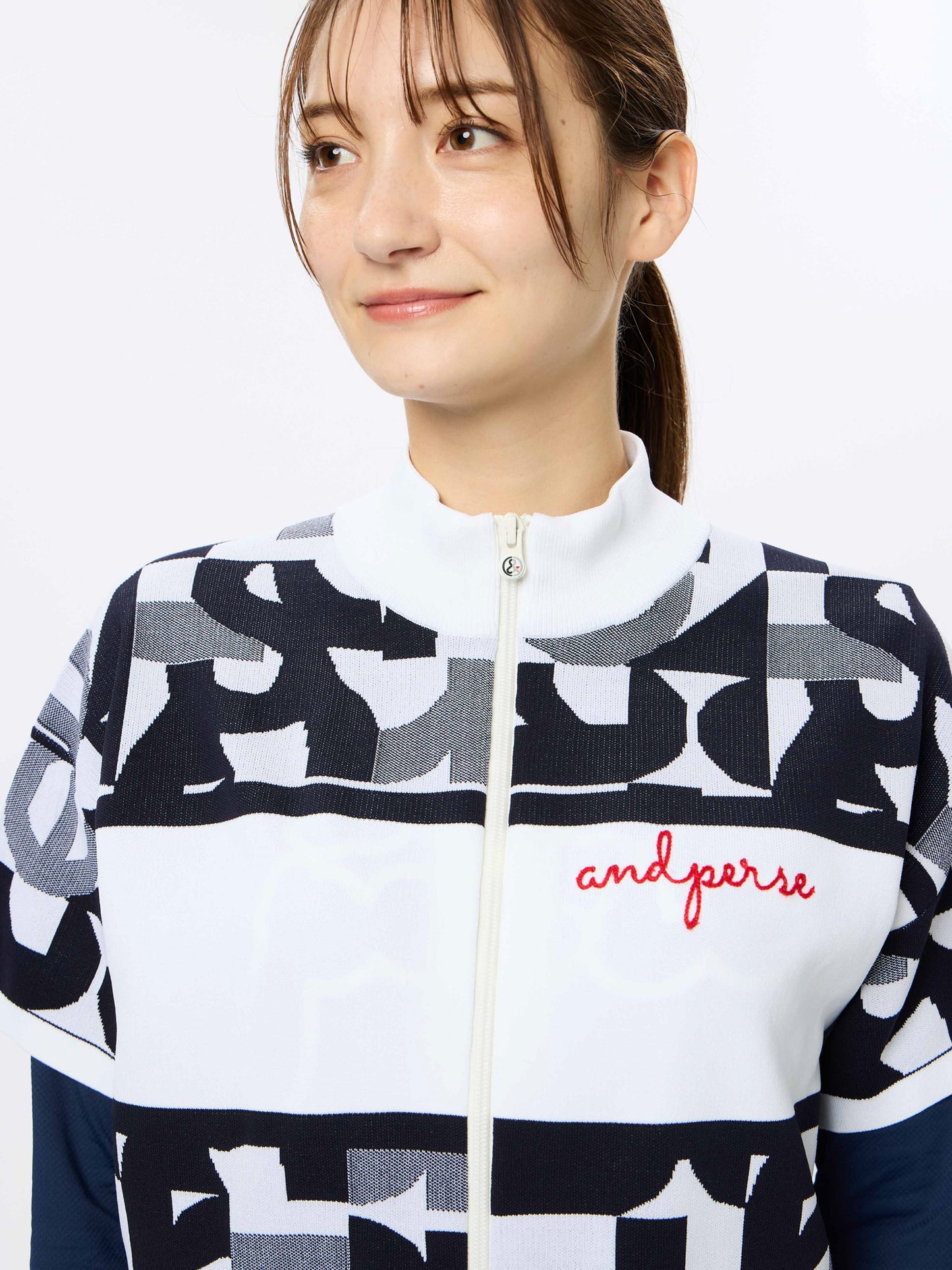 Active knit short sleeve full zip blouson
