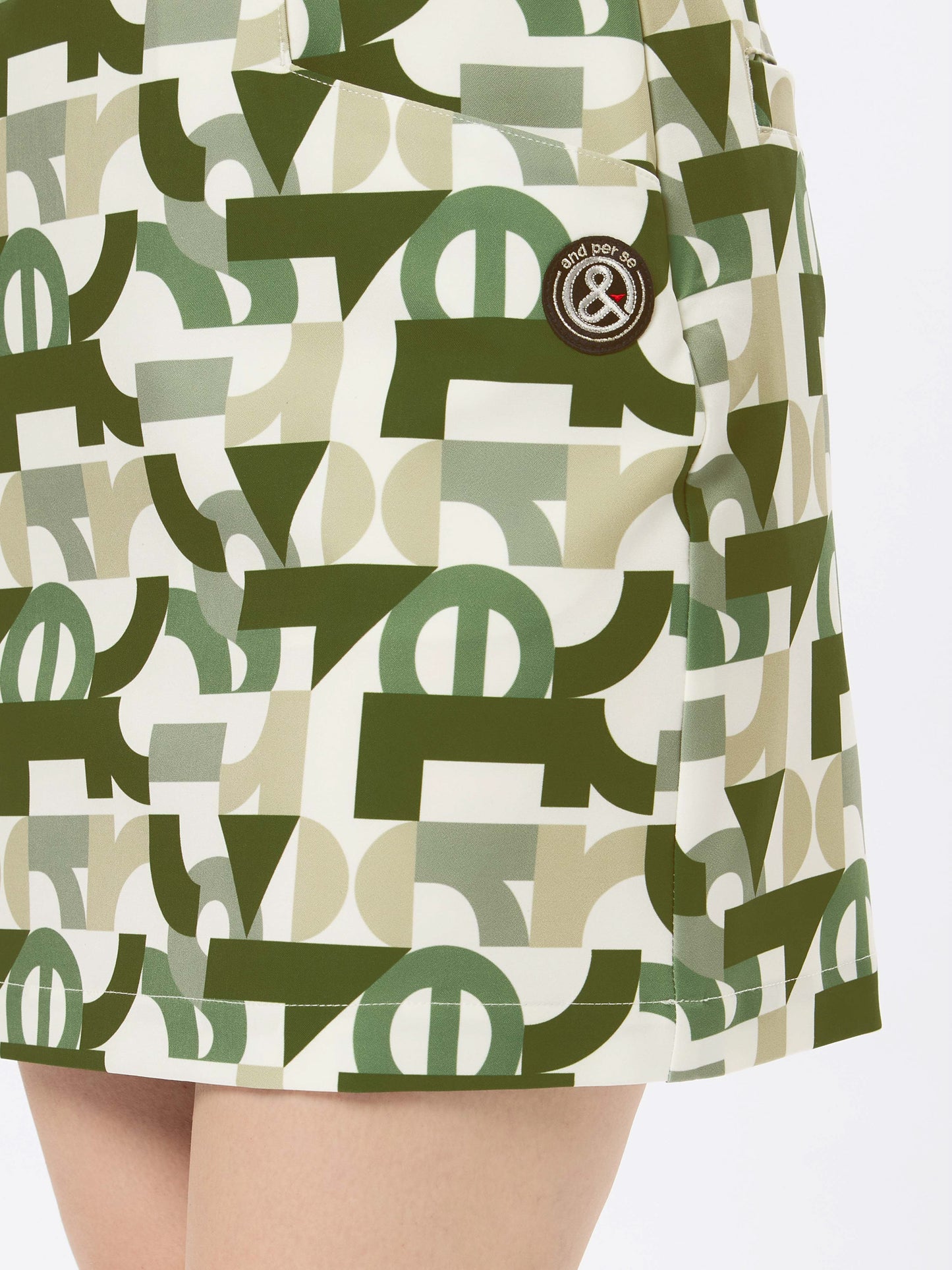 Multi-way stretch printed skirt